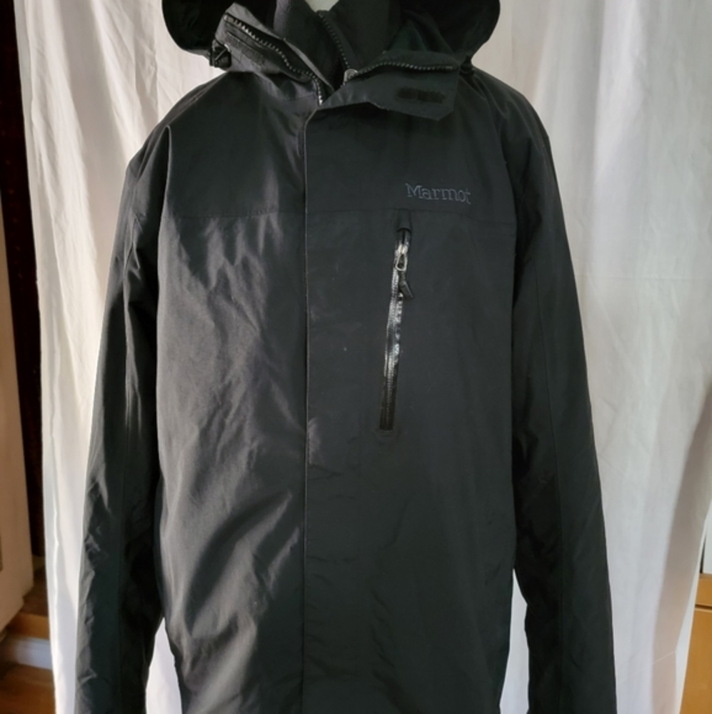 Ski Snowboard Jucket Marmot Large  black  like new